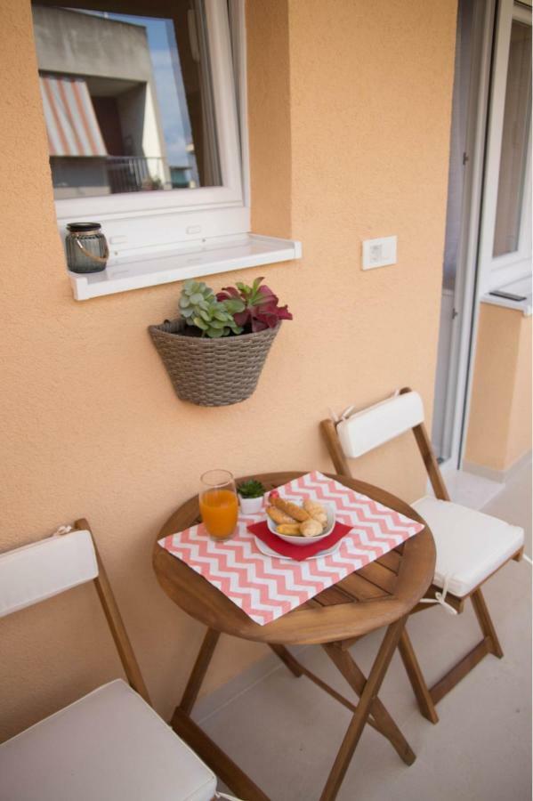 Apartment Dolea Split Exteriör bild